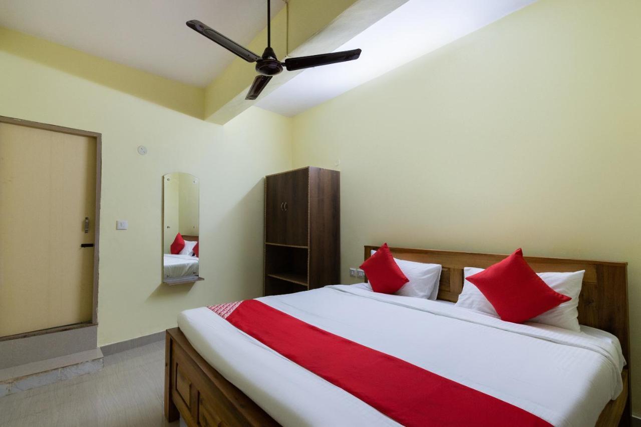 โอโย 67991 กัลปตารุ ลอดจ์ Hotel Hunsur ภายนอก รูปภาพ