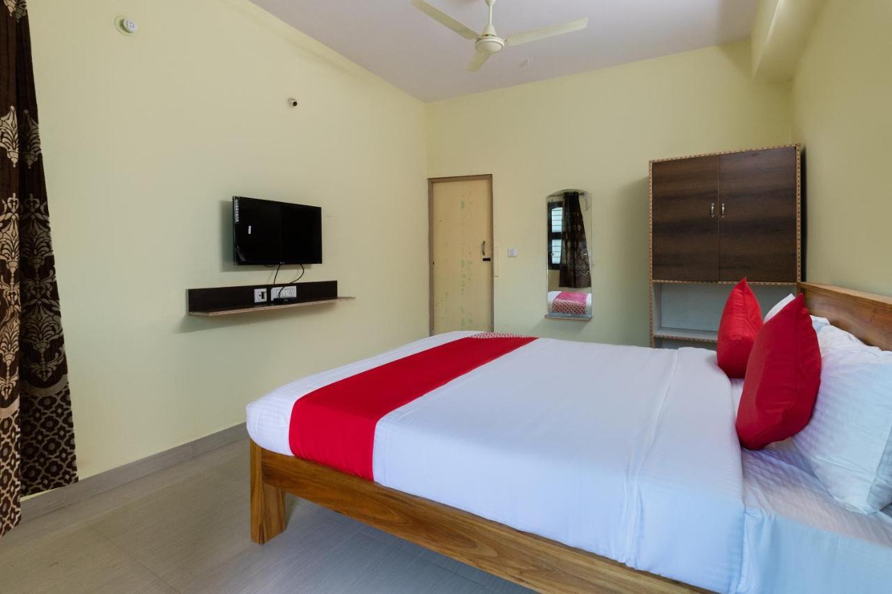 โอโย 67991 กัลปตารุ ลอดจ์ Hotel Hunsur ภายนอก รูปภาพ